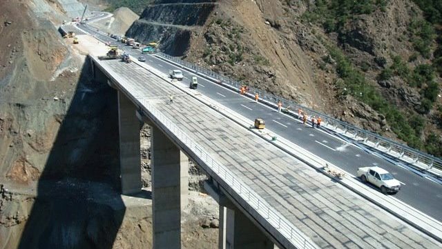 Gjoka Konstruksion, fitues i koncesionit per Rrugen e Arbrit